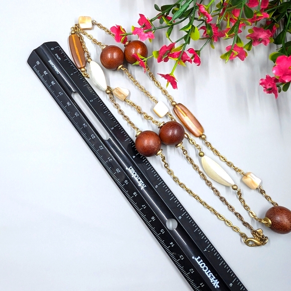 Cookie Lee Signed Genuine Wood and Mother of Pearl Bead Vintage Necklace - Picture 4 of 5